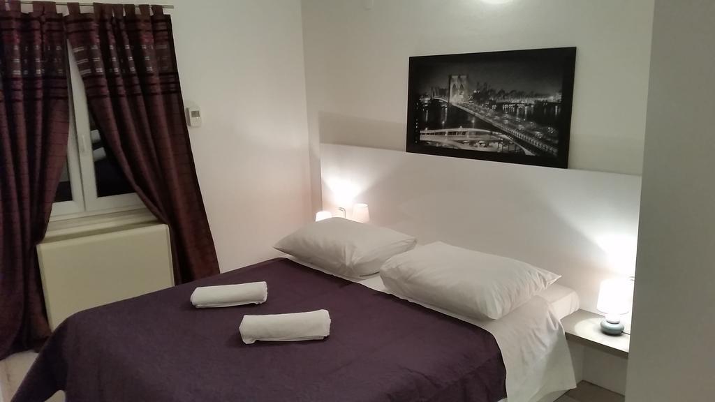 פרימוסטן Apartments Silvija מראה חיצוני תמונה